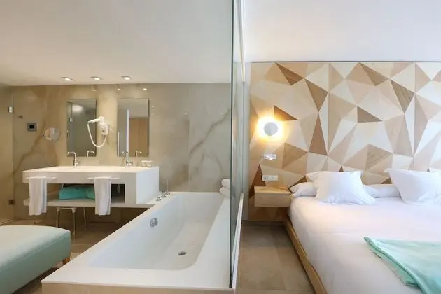 Junior Süit, Havuz Manzaralı