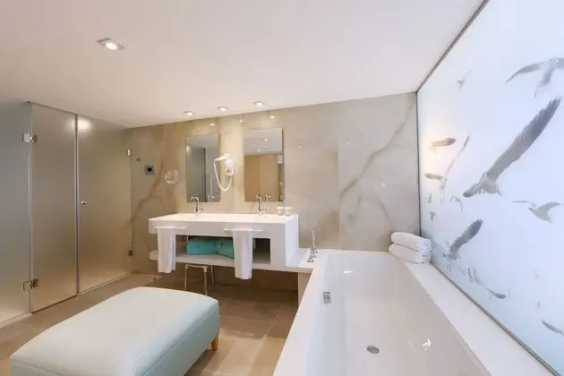 Junior Süit, Havuz Manzaralı