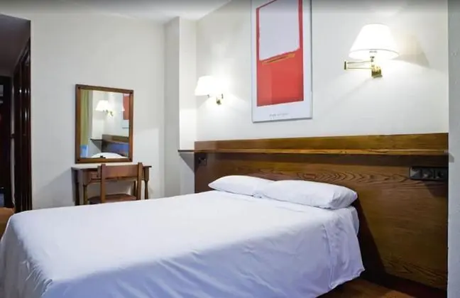 Tek Büyük Yataklı Oda, Balkon, Şehir Manzaralı