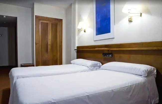 Tek Büyük Yataklı Oda, Balkon, Şehir Manzaralı