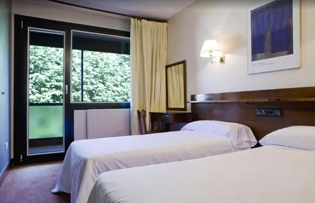 Tek Büyük Yataklı Oda, Balkon, Şehir Manzaralı