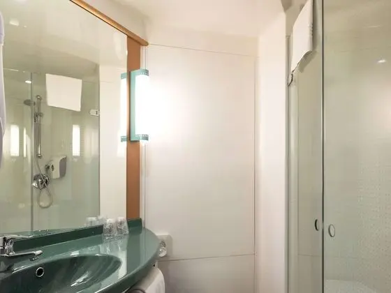 Oda, 2 Tek Kişilik Yatak