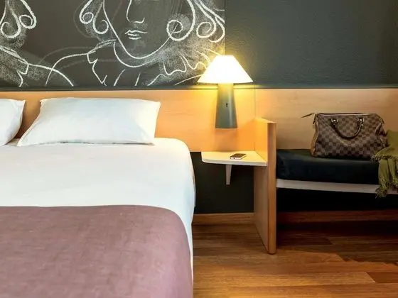 Tek Büyük Yataklı Oda, 1 Çift Kişilik Yatak