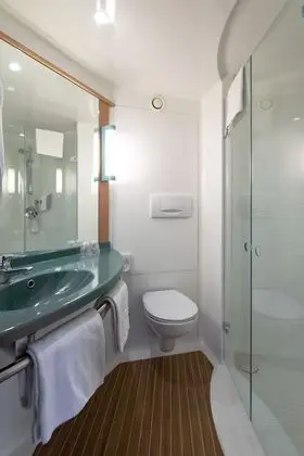 Tek Büyük Yataklı Oda, 1 Çift Kişilik Yatak