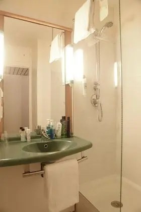 Tek Büyük Yataklı Oda, 1 Çift Kişilik Yatak