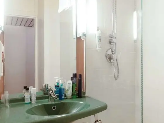 Tek Büyük Yataklı Oda, 1 Çift Kişilik Yatak