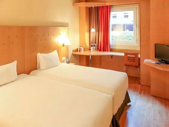 Oda, 2 Tek Kişilik Yatak