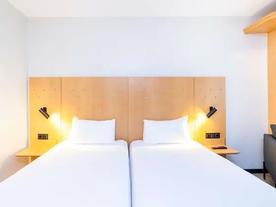 Oda, 2 Tek Kişilik Yatak