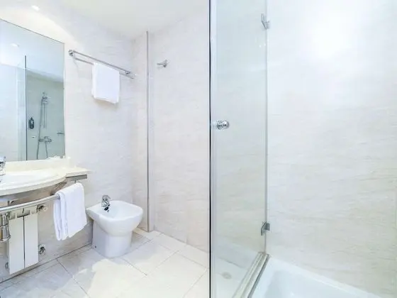 Tek Büyük Yataklı Oda, 1 Çift Kişilik Yatak