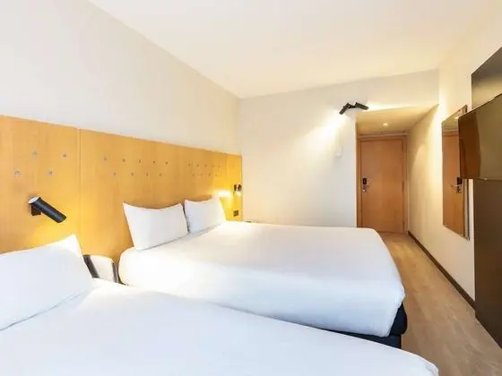 Tek Büyük Yataklı Oda, 1 Çift Kişilik Yatak ve Çekyat