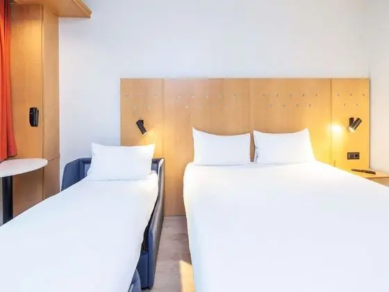 Tek Büyük Yataklı Oda, 1 Çift Kişilik Yatak ve Çekyat