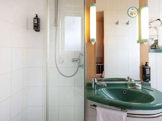 Tek Büyük Yataklı Oda, 1 Çift Kişilik Yatak