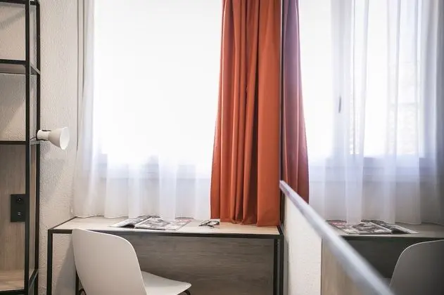 Standard Oda, 1 Çift Kişilik Yatak ve Çekyat