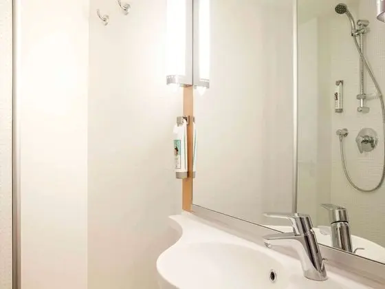 Standard Oda, 1 Büyük (Queen) Boy Yatak