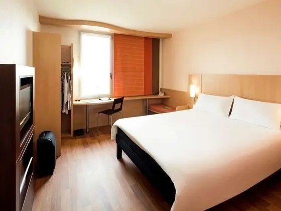 Room for one or two persons equipped with the new bedding