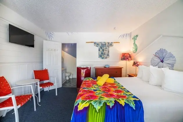 Queen Bed Courtyard 2nd floor