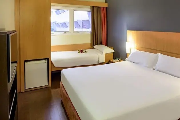 Standard Oda, Birden Çok Yatak (com cama extra para criança)