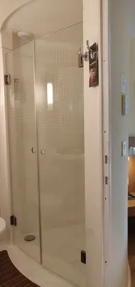 Standard Oda, 1 Büyük (Queen) Boy Yatak