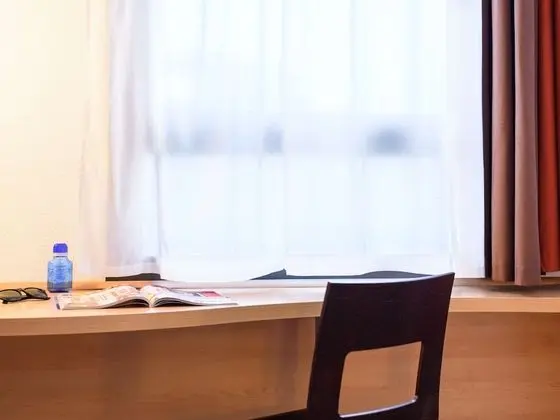 Premium Tek Büyük Yataklı Oda