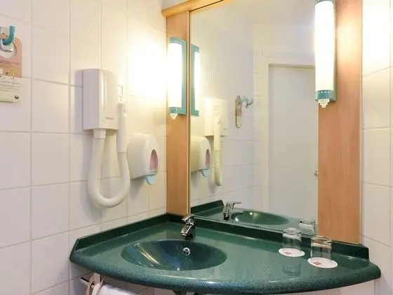 Oda, 2 Tek Kişilik Yatak