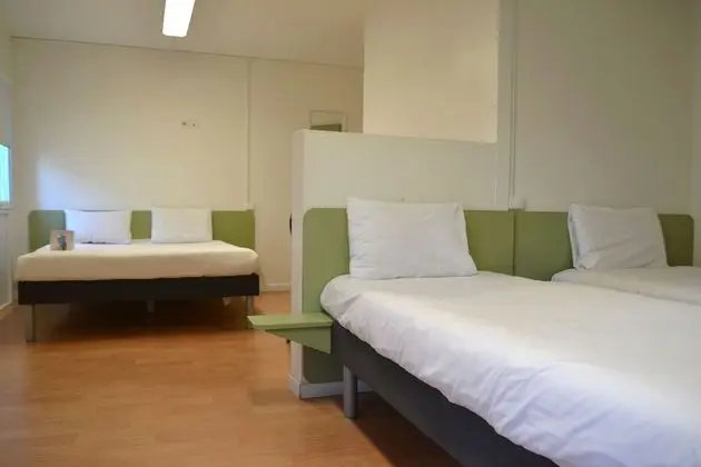 Tek Büyük Yataklı Oda (with a large bed)