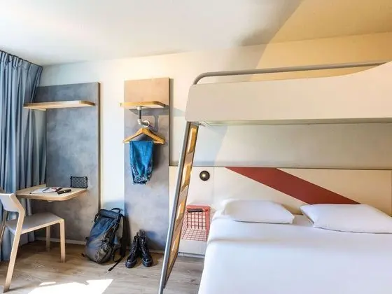 Üç Kişilik Oda, Birden Çok Yatak