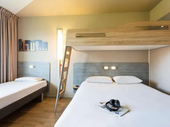 Üç Kişilik Oda, 1 Çift Kişilik Yatak