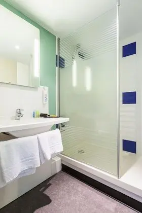 Üç Kişilik Oda, 1 Çift Kişilik Yatak