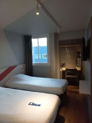 İki Ayrı Yataklı Oda, 2 Tek Kişilik Yatak