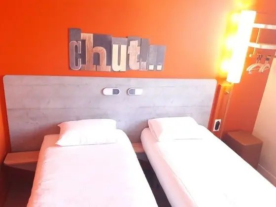 İki Ayrı Yataklı Oda, 2 Tek Kişilik Yatak