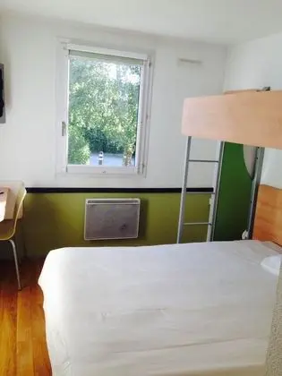 Üç Kişilik Oda, Birden Çok Yatak