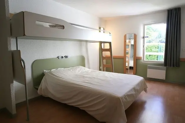 Üç Kişilik Oda, Birden Çok Yatak