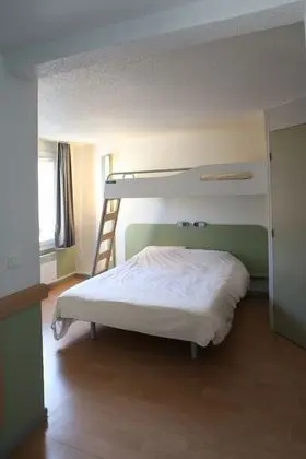 Üç Kişilik Oda, Birden Çok Yatak