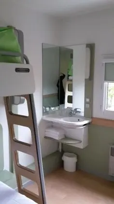 Üç Kişilik Oda, Birden Çok Yatak