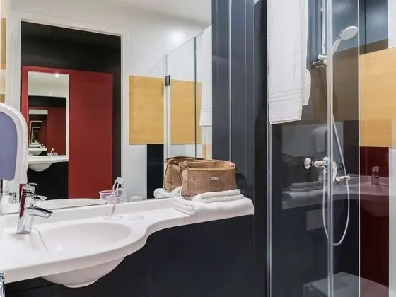 Tek Büyük Yataklı Oda, 1 Çift Kişilik Yatak