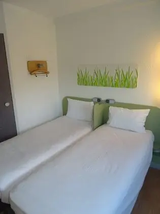 İki Ayrı Yataklı Oda, 2 Tek Kişilik Yatak