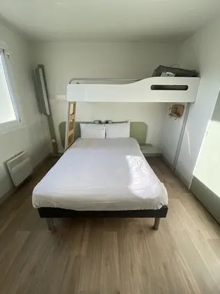 Üç Kişilik Oda, Birden Çok Yatak