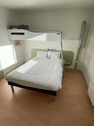 Üç Kişilik Oda, Birden Çok Yatak