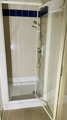 Üç Kişilik Oda, Birden Çok Yatak
