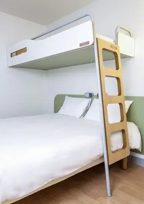 Üç Kişilik Oda, Birden Çok Yatak