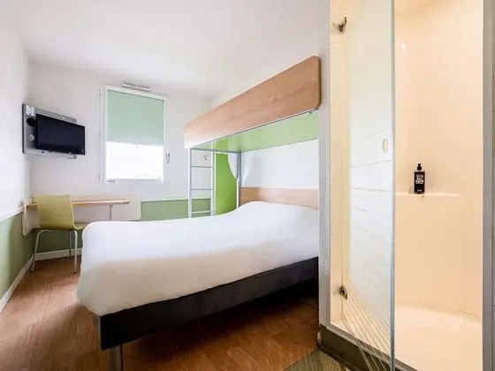 Üç Kişilik Oda, Birden Çok Yatak