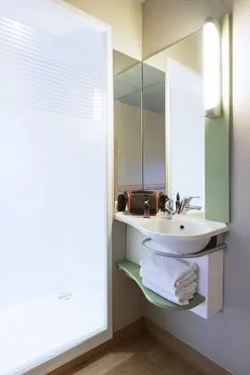 Tek Büyük Yataklı Oda, 1 Çift Kişilik Yatak