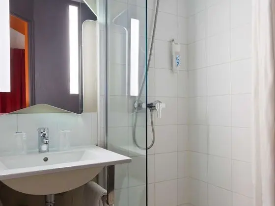 Üç Kişilik Oda, 3 Tek Kişilik Yatak