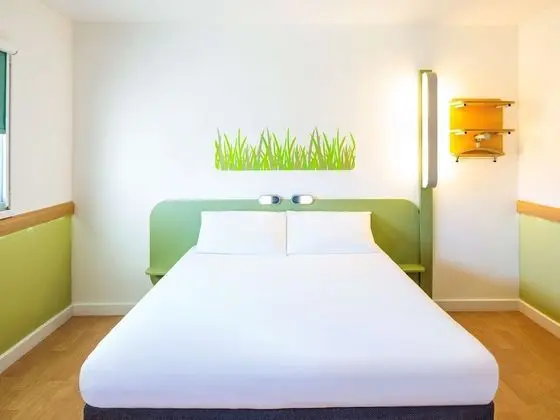 Tek Büyük Yataklı Oda (with a large bed for 2 people)