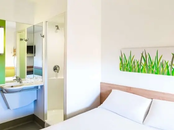 Tek Büyük Yataklı Oda (with a large bed for 2 people)