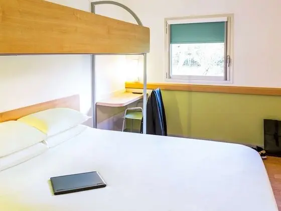 TWIN - Room with two single beds for up to 2 people