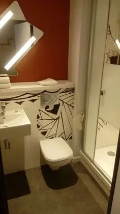 Üç Kişilik Oda, Birden Çok Yatak