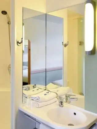 Üç Kişilik Oda, Birden Çok Yatak