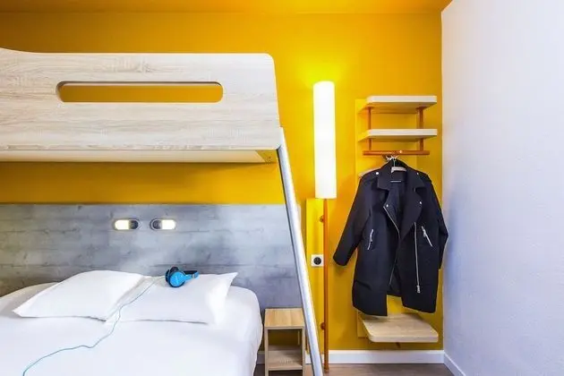 Üç Kişilik Oda, Birden Çok Yatak