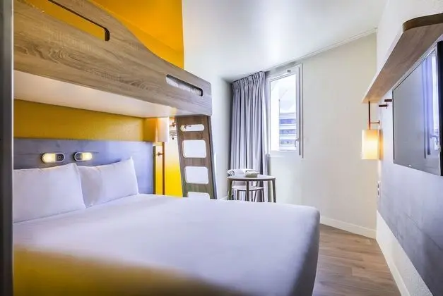 Üç Kişilik Oda, Birden Çok Yatak